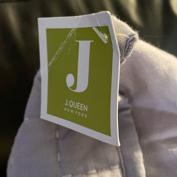 J. Queen New York Caspian Quilted Throw Pillow, Soft Lavender, 20” x 20” NWT - Picture 4 of 6